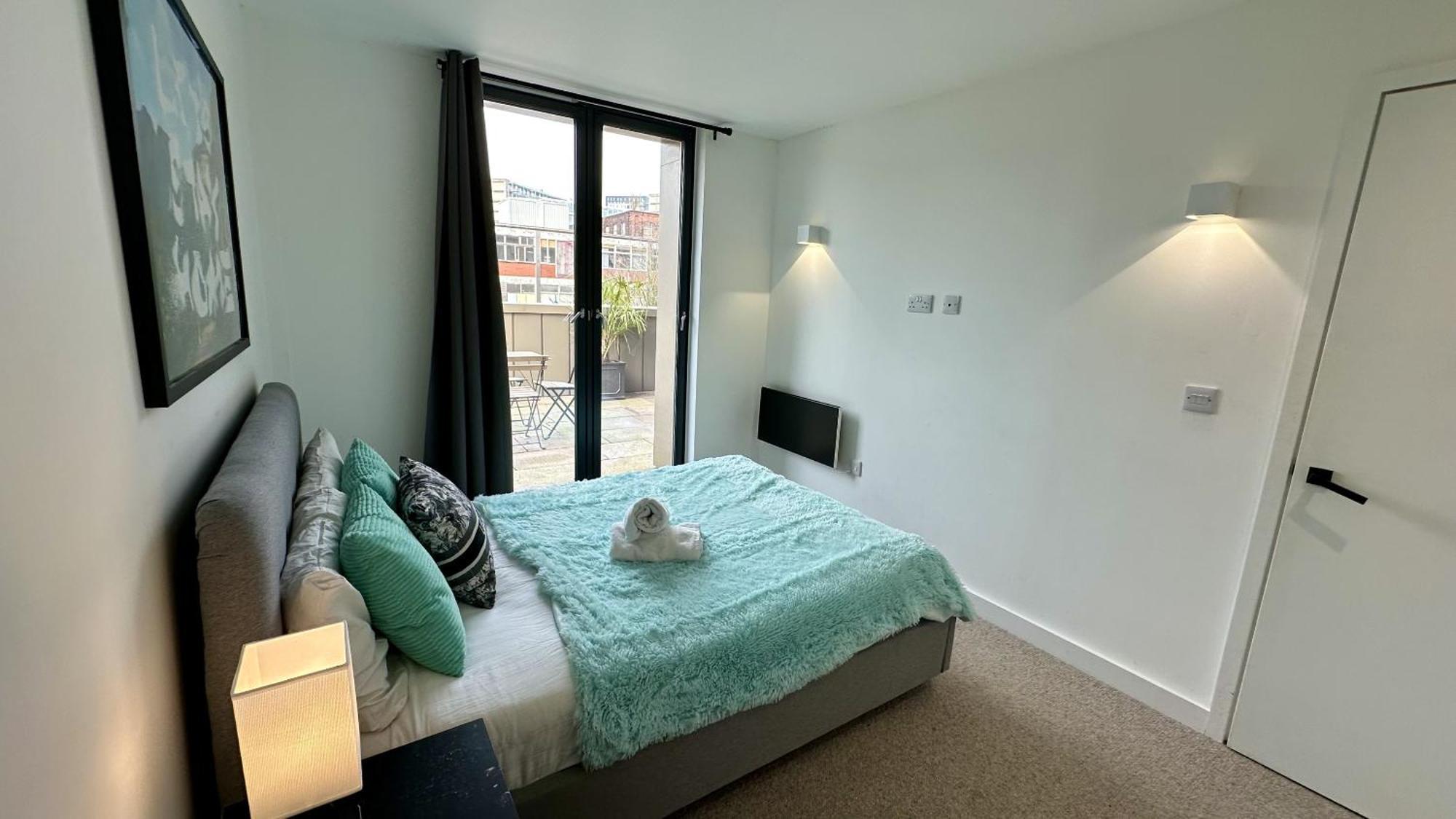 Lux Livin' Apartments - Luxury 2 Bed Apartment With Sky Garden Manchester Bagian luar foto
