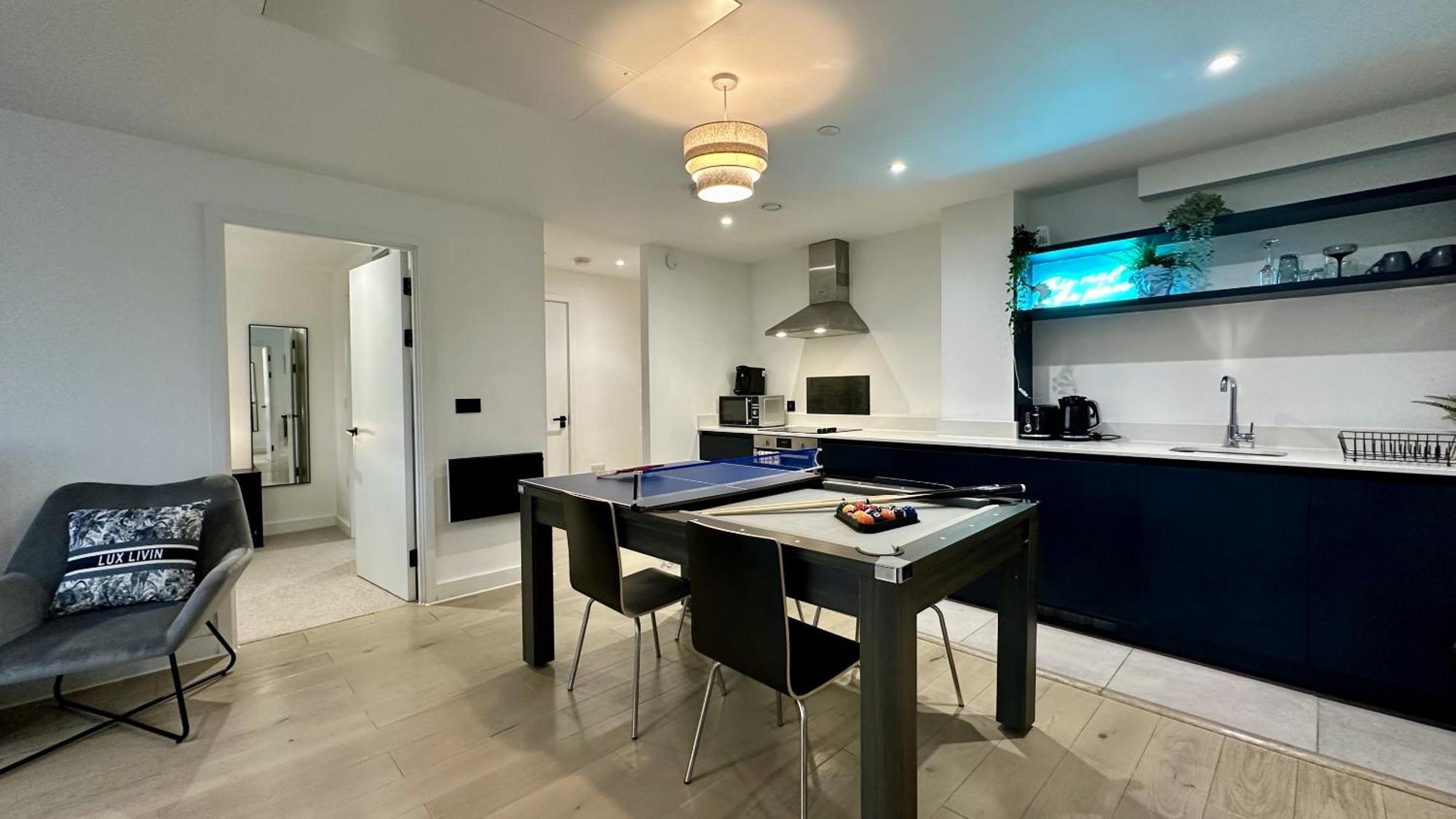 Lux Livin' Apartments - Luxury 2 Bed Apartment With Sky Garden Manchester Bagian luar foto