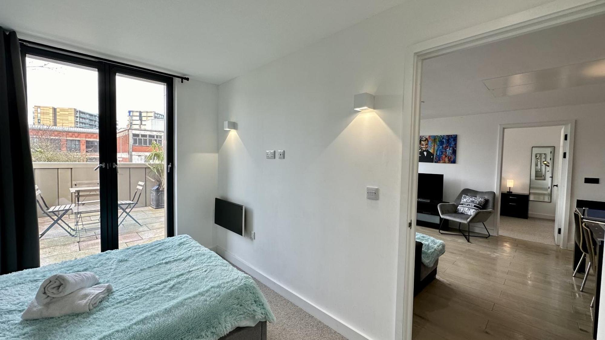 Lux Livin' Apartments - Luxury 2 Bed Apartment With Sky Garden Manchester Bagian luar foto