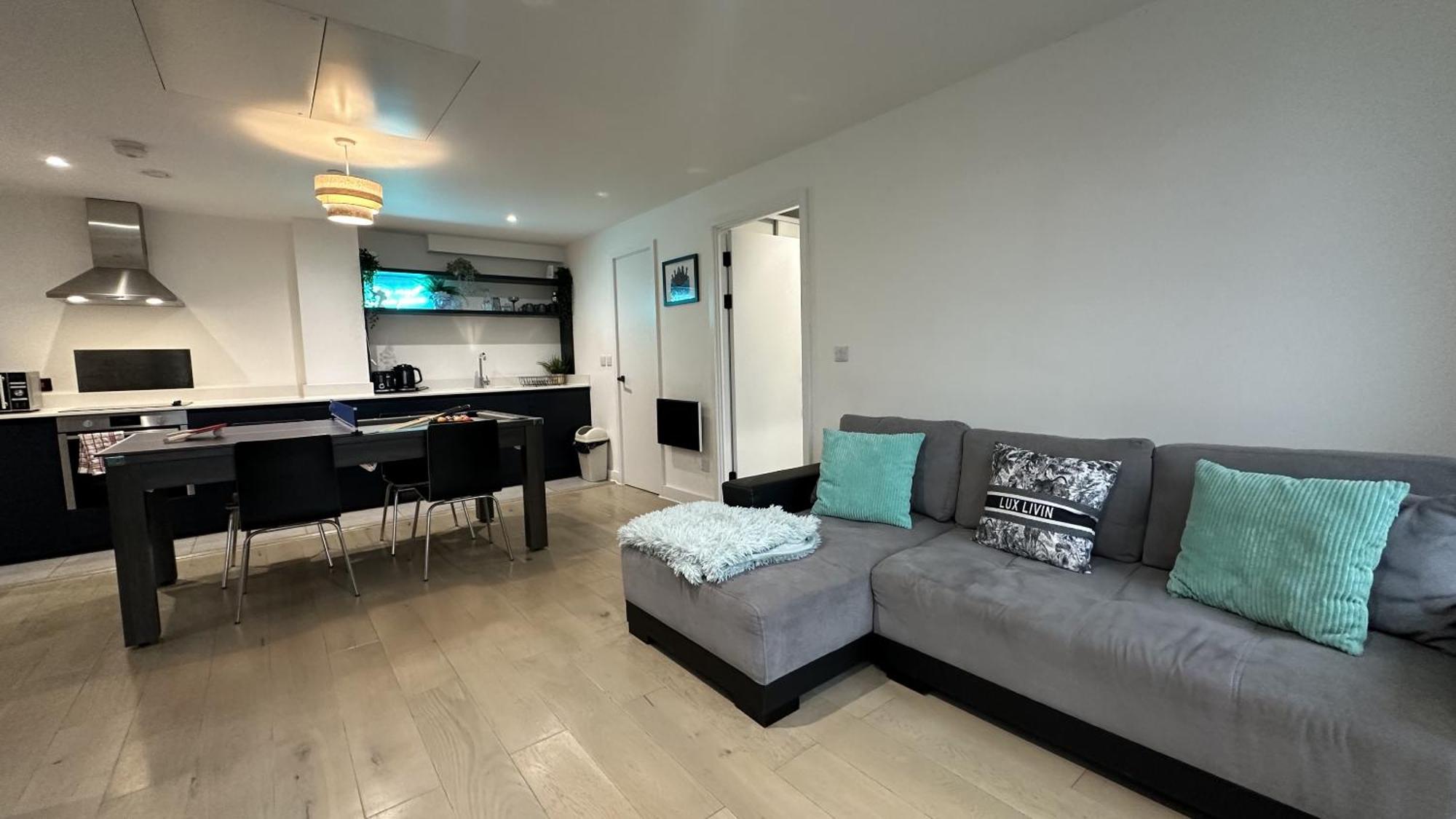 Lux Livin' Apartments - Luxury 2 Bed Apartment With Sky Garden Manchester Bagian luar foto