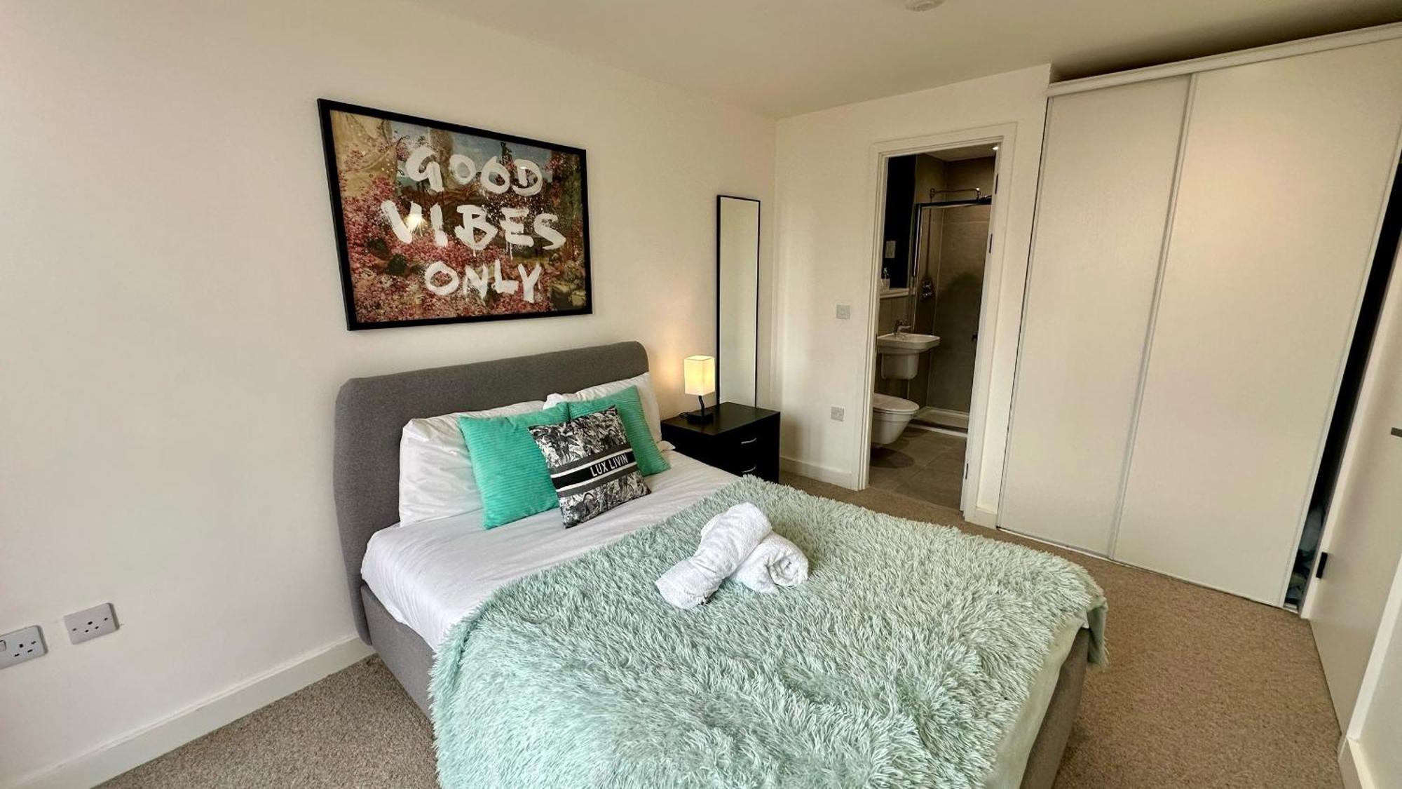 Lux Livin' Apartments - Luxury 2 Bed Apartment With Sky Garden Manchester Bagian luar foto