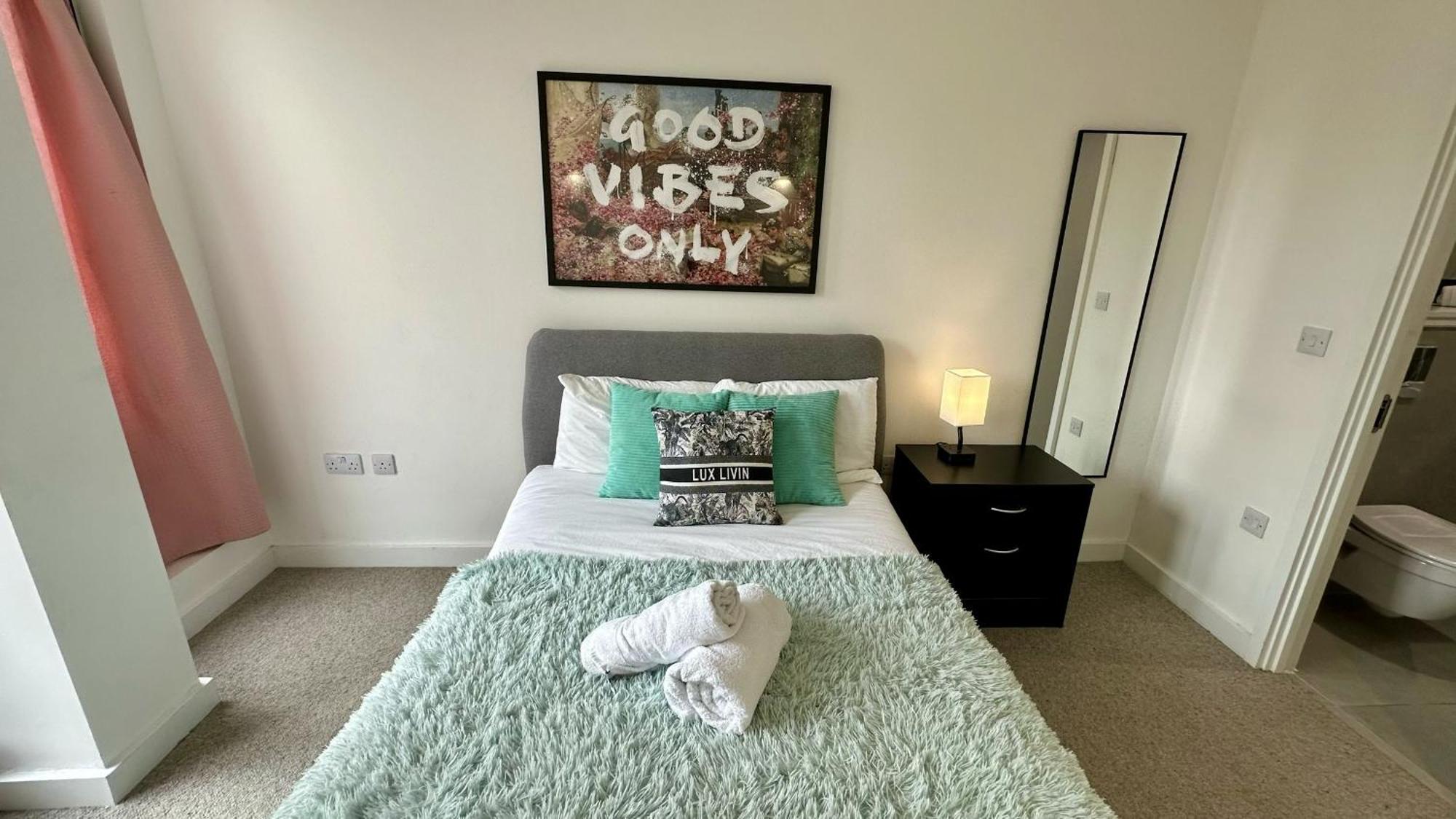 Lux Livin' Apartments - Luxury 2 Bed Apartment With Sky Garden Manchester Bagian luar foto