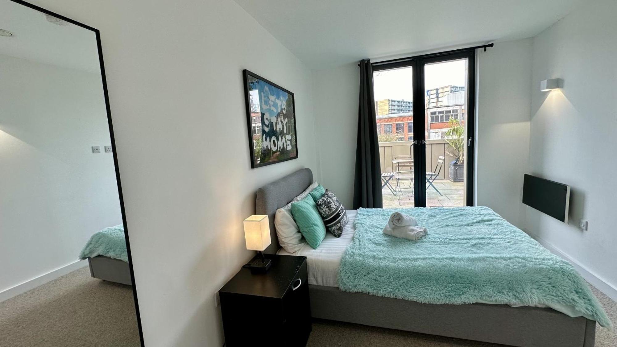 Lux Livin' Apartments - Luxury 2 Bed Apartment With Sky Garden Manchester Bagian luar foto