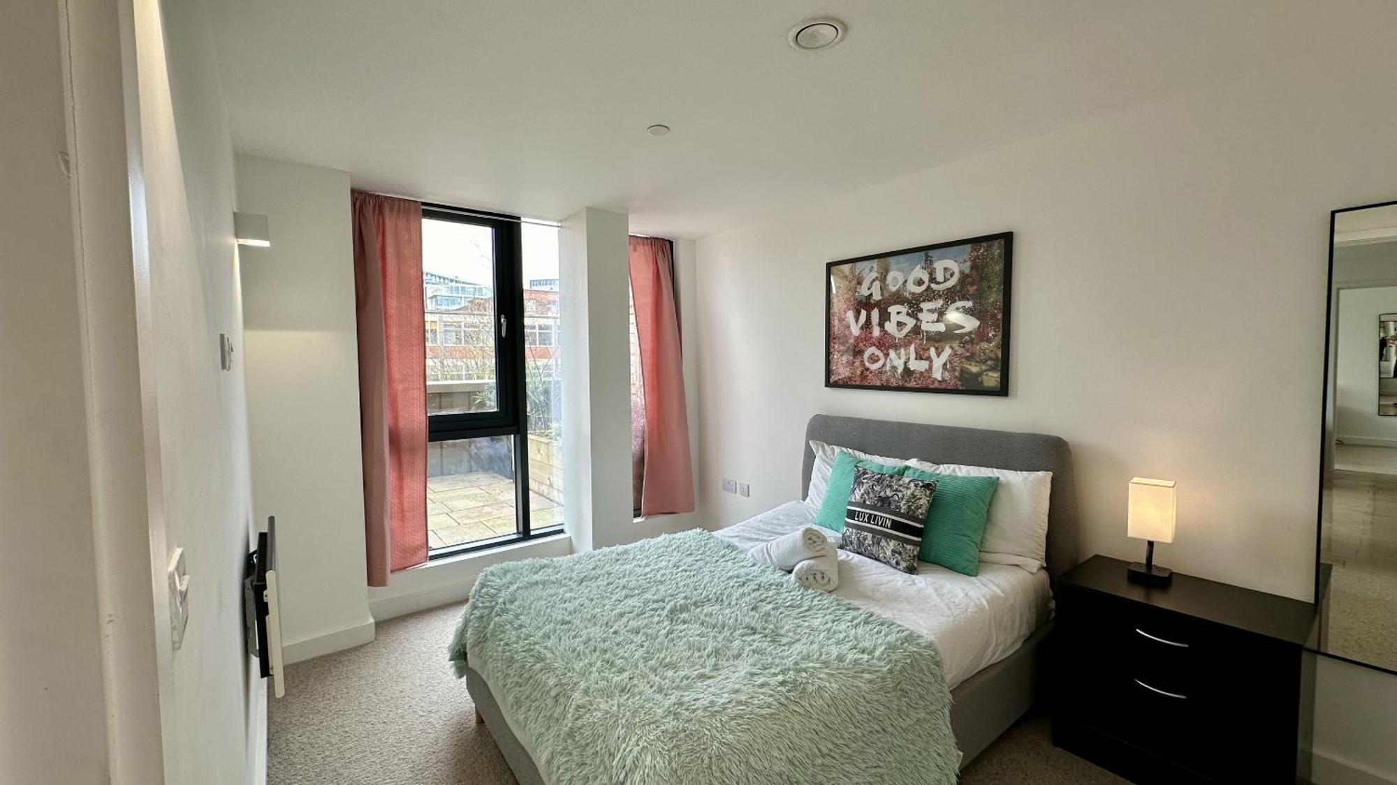 Lux Livin' Apartments - Luxury 2 Bed Apartment With Sky Garden Manchester Bagian luar foto