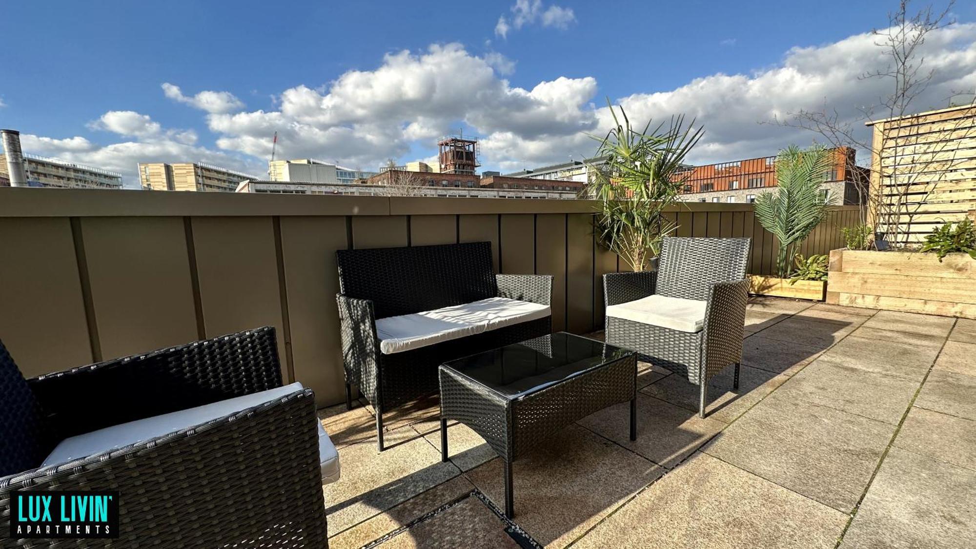 Lux Livin' Apartments - Luxury 2 Bed Apartment With Sky Garden Manchester Ruang foto