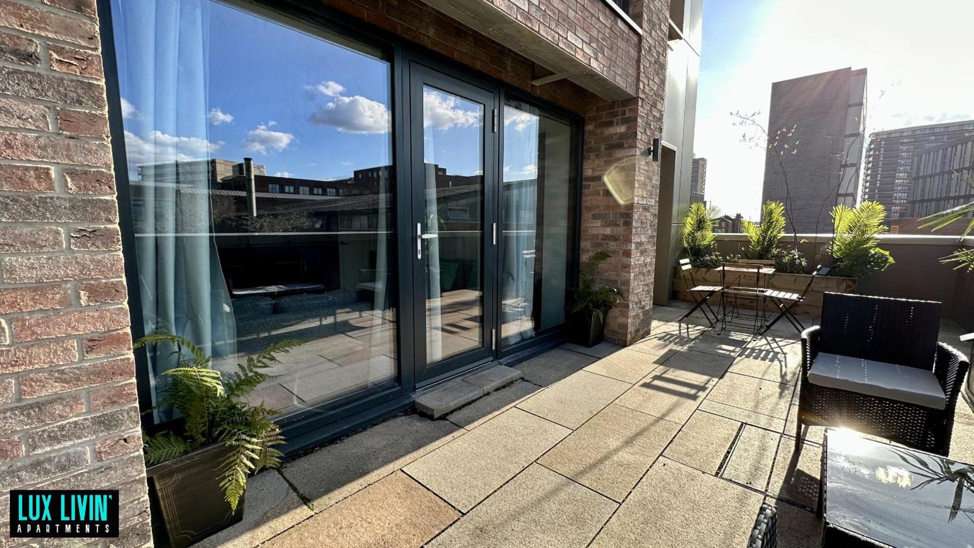 Lux Livin' Apartments - Luxury 2 Bed Apartment With Sky Garden Manchester Ruang foto