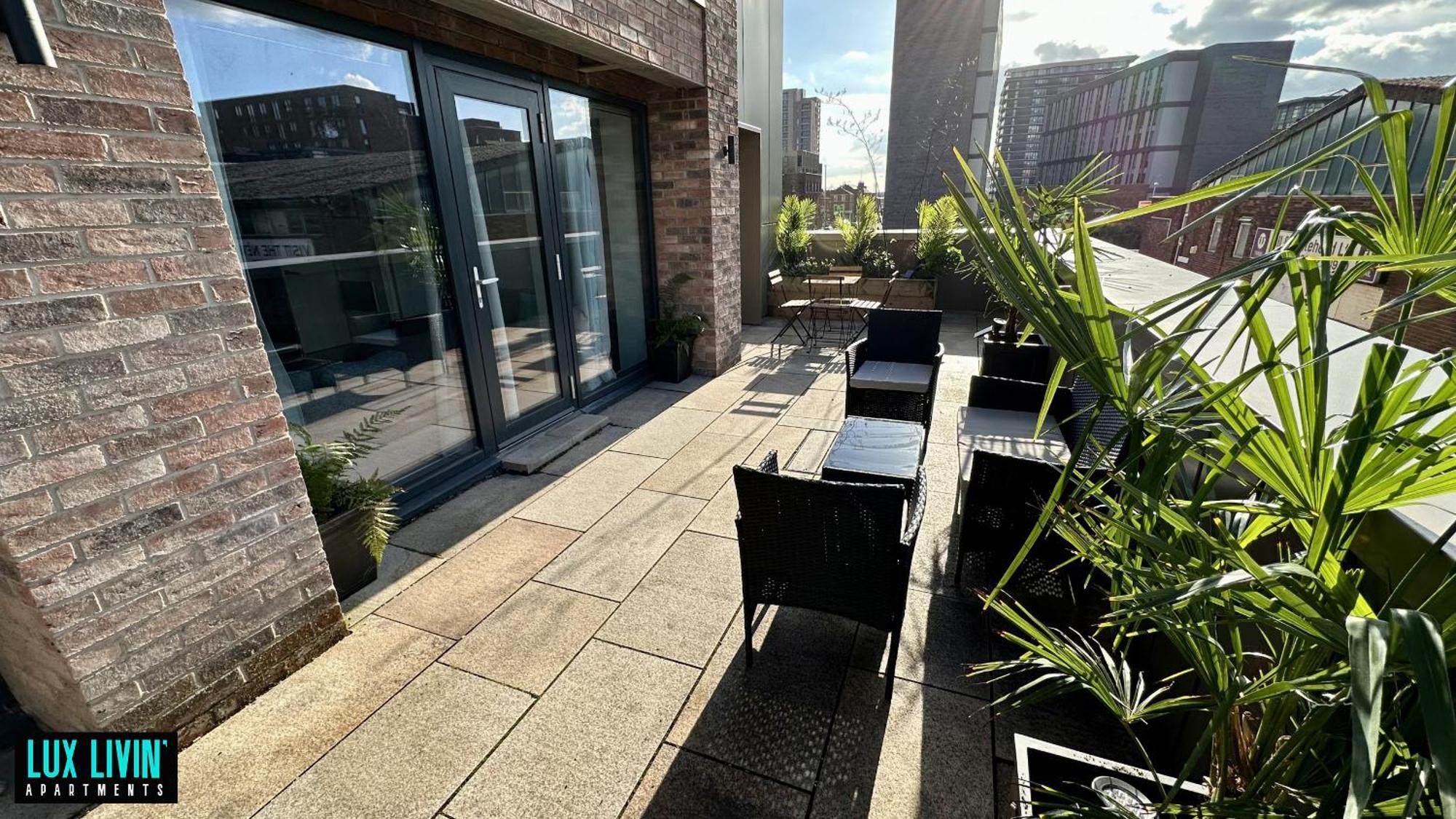 Lux Livin' Apartments - Luxury 2 Bed Apartment With Sky Garden Manchester Ruang foto
